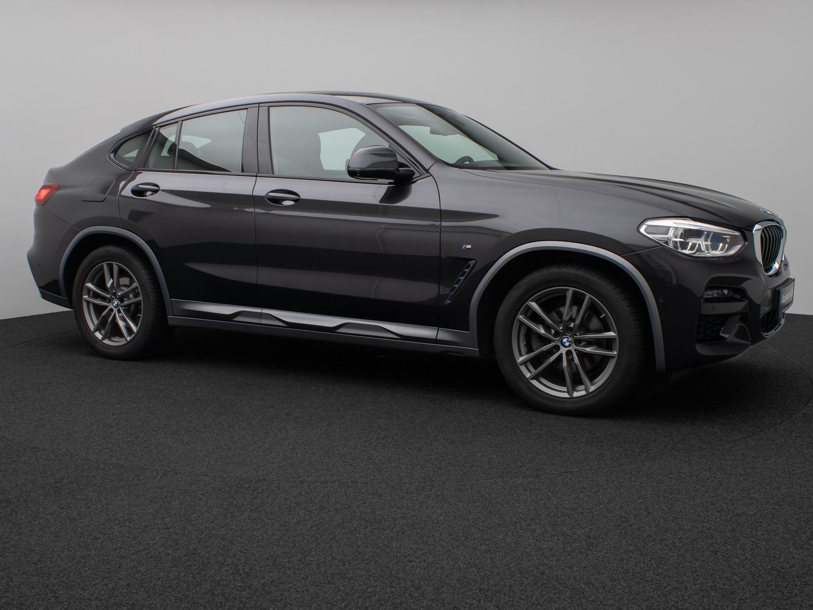 Fahrzeugabbildung BMW X4 xD20d M Sport X Panoram 360°HUD Komfort Alarm