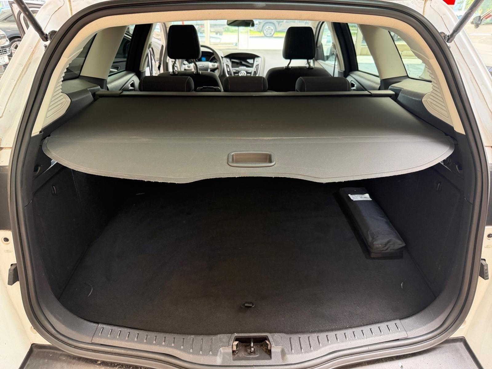 Ford Focus 2014 — photo 23