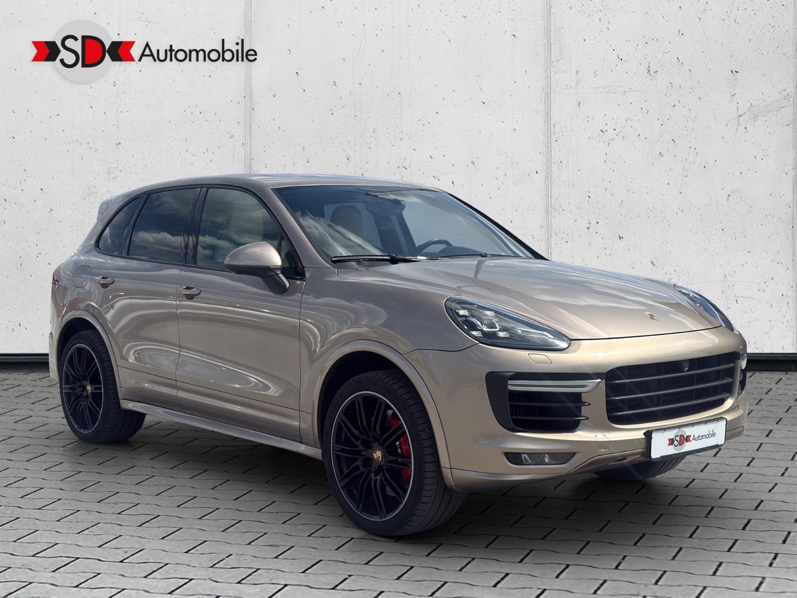 Porsche Cayenne 4.8 Turbo Luftfederung Pano. Burmester