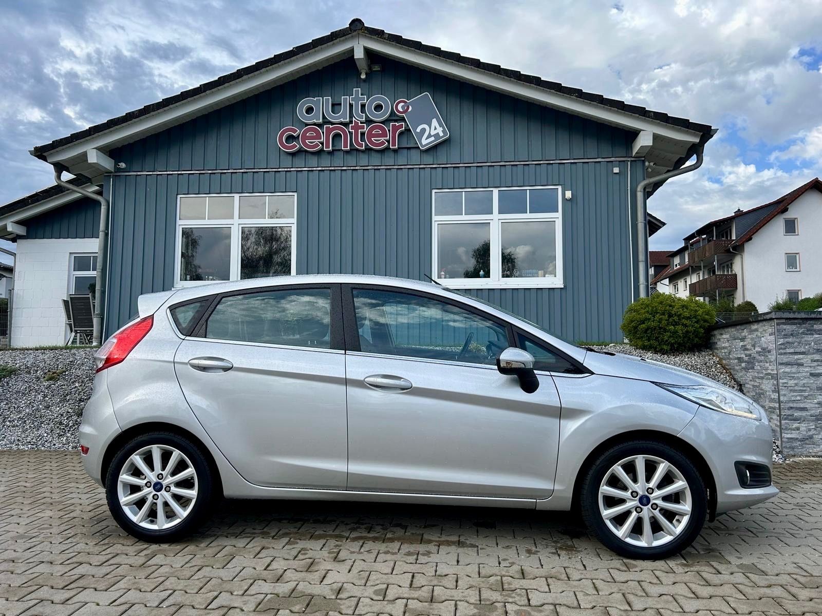 Fahrzeugabbildung Ford Fiesta Titanium