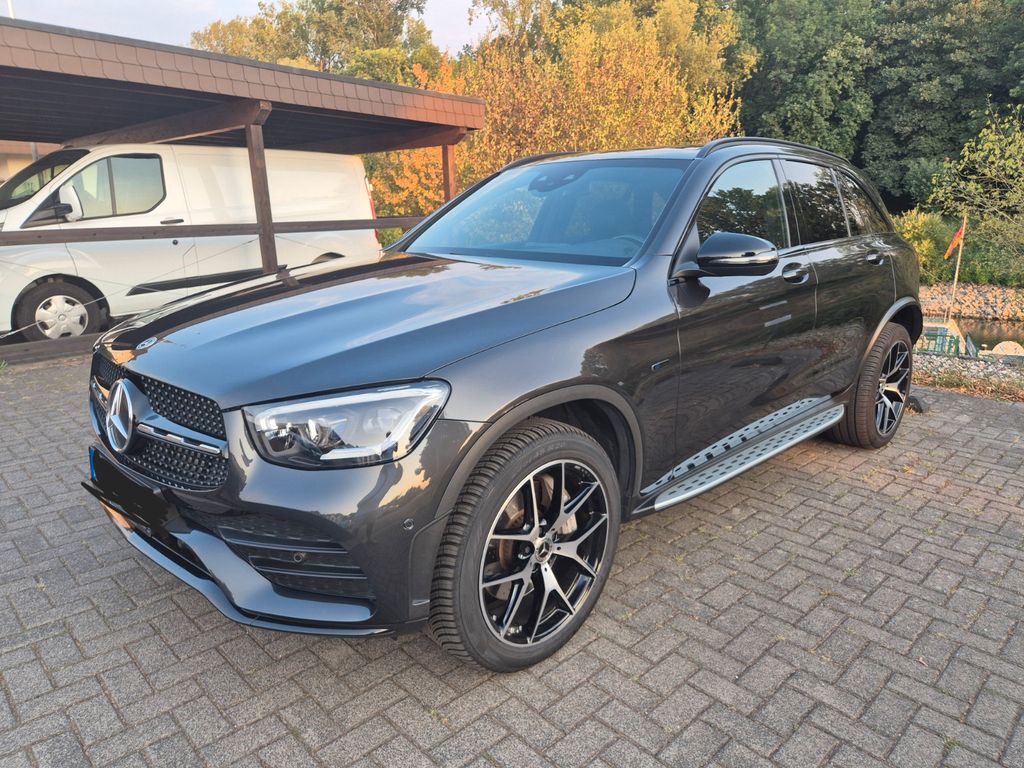 Image of Mercedes-Benz GLC 300