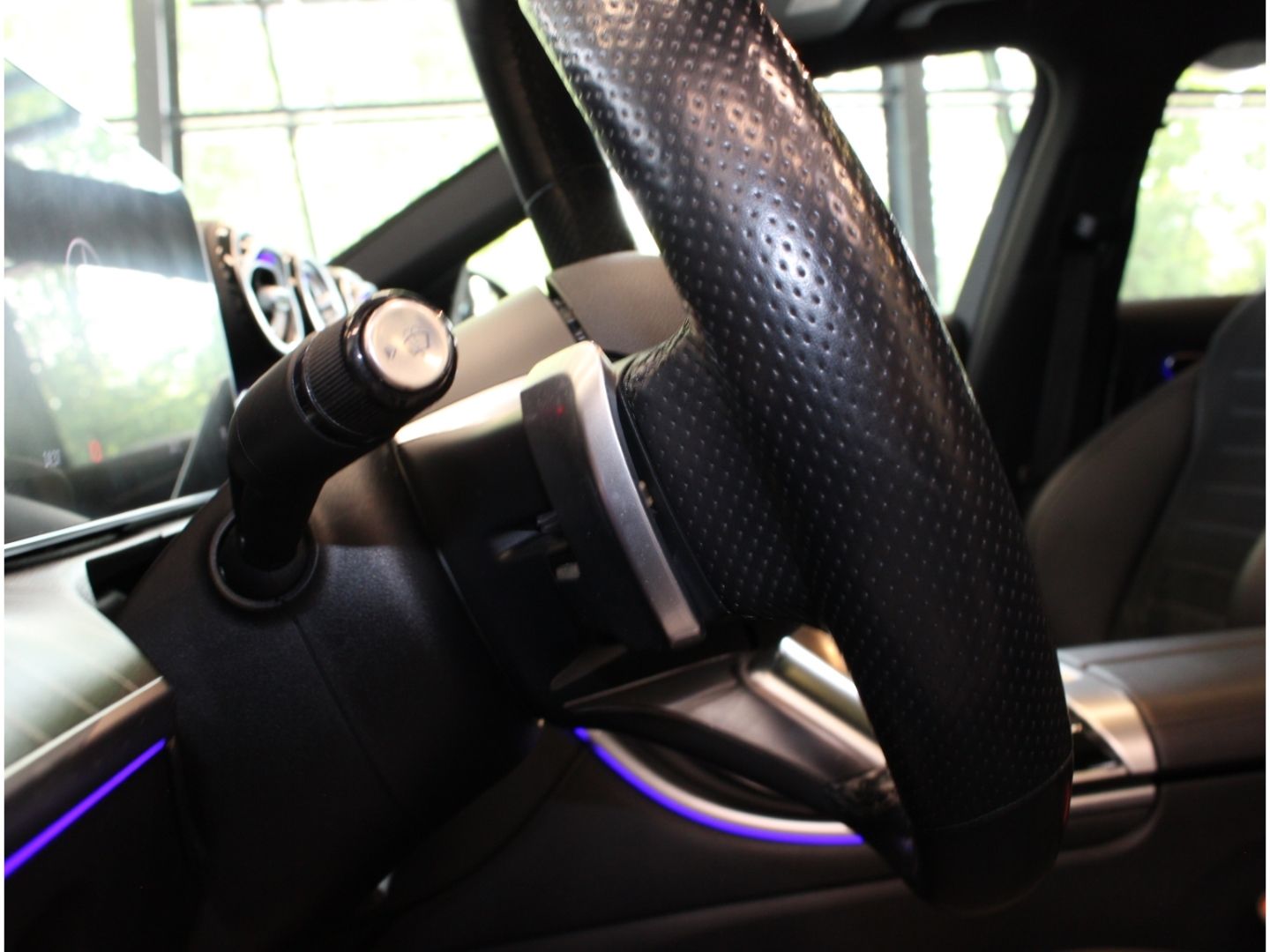 Fahrzeugabbildung Mercedes-Benz C 200 AMG Line R.Kamera+Pano+AppleCarPl+Designo