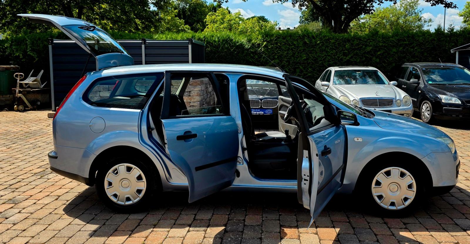 Ford Focus 2006 — photo 14