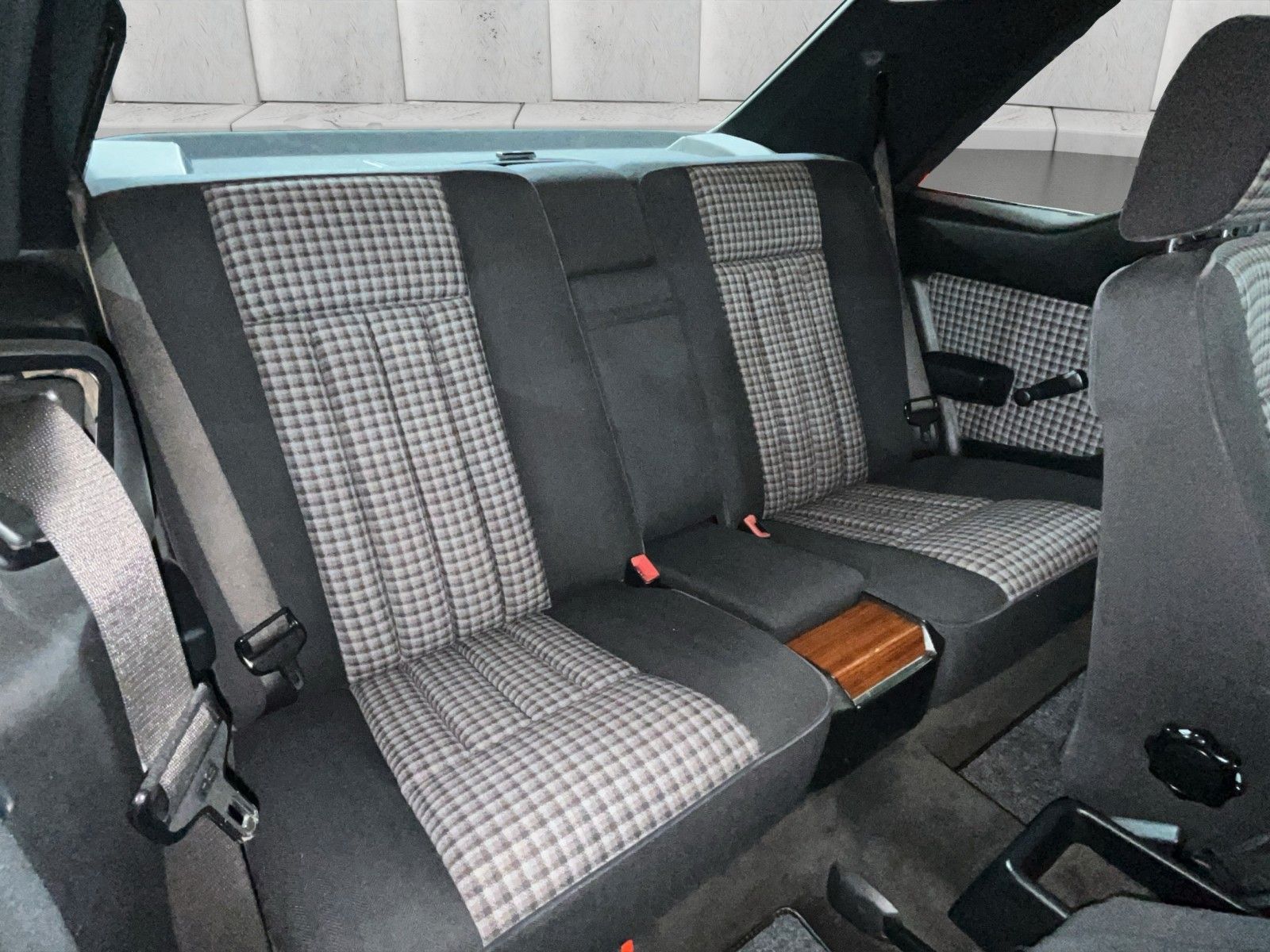 Fahrzeugabbildung Mercedes-Benz 230 CE*W124C*1 Hand*128tkm* Guter Zustand*