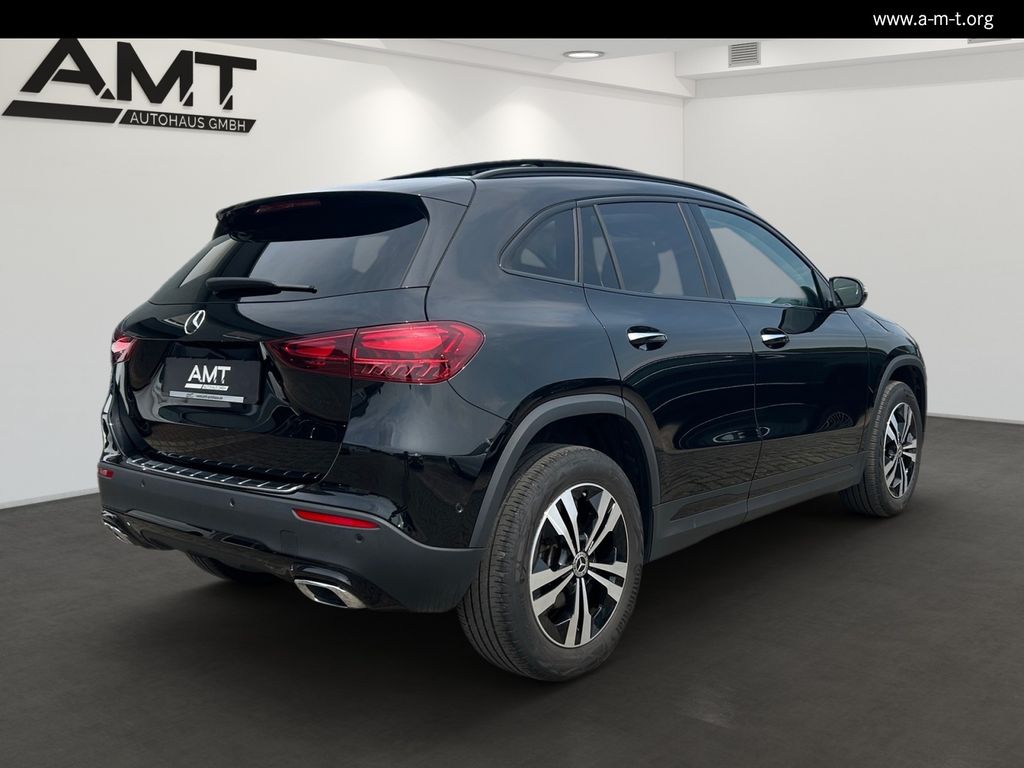 MERCEDES-BENZ GLA 200