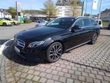 Mercedes-Benz E 200 T-Modell /AUTOM/SDH/Navi/Sitzh/80TII HAND - Mercedes-Benz E-Class in Stuttgart