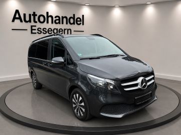 Mercedes V 220 - 3