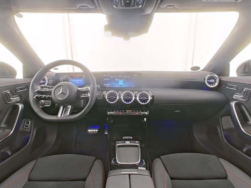 Fahrzeugabbildung Mercedes-Benz CLA 250 e SB AMG+*Pano*HUD*Distronic*Night*360°