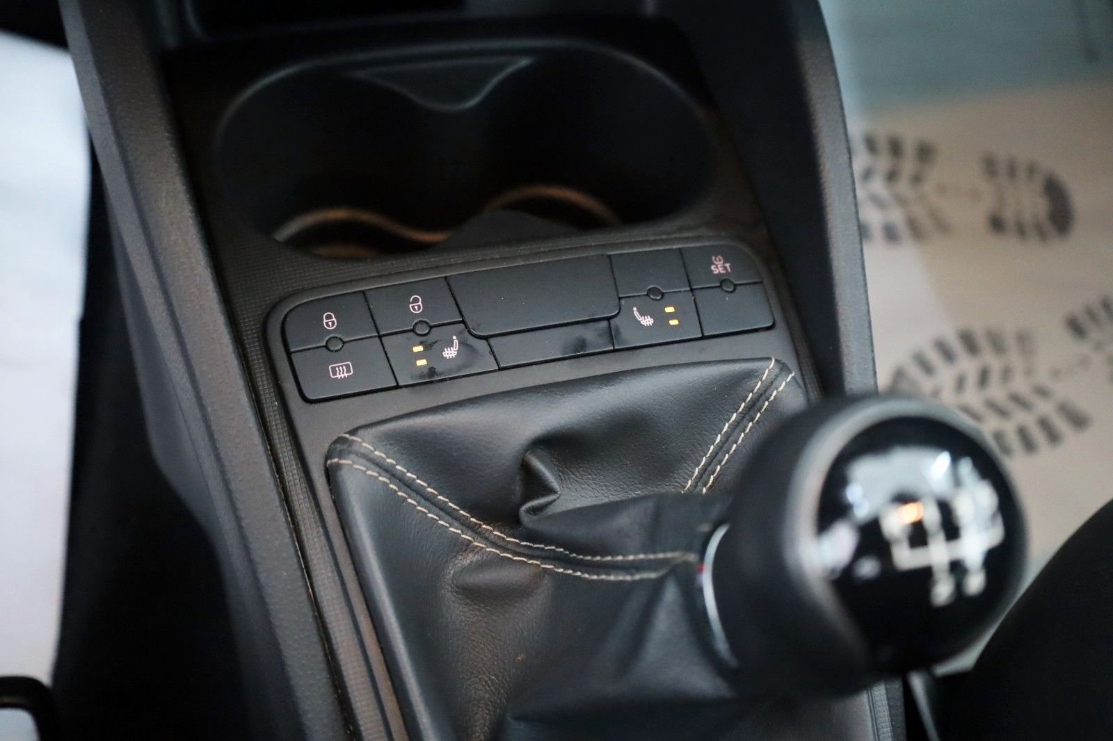 Fahrzeugabbildung SEAT Ibiza SC Style T.Leder,Navi,Xenon,SH,Kamera