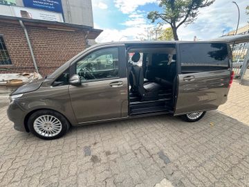 Mercedes V 220 - 5