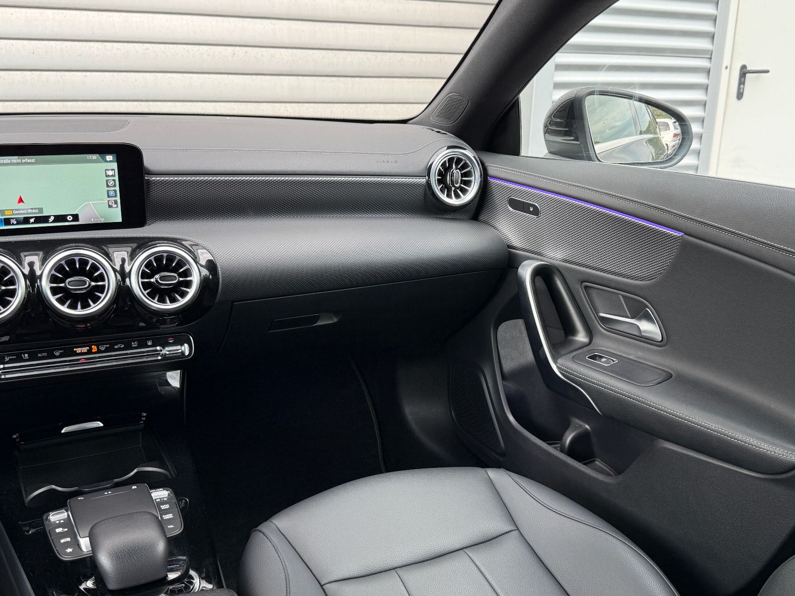 Fahrzeugabbildung Mercedes-Benz CLA 250e Shooting Brake Aut Leder Navi LED SHZ