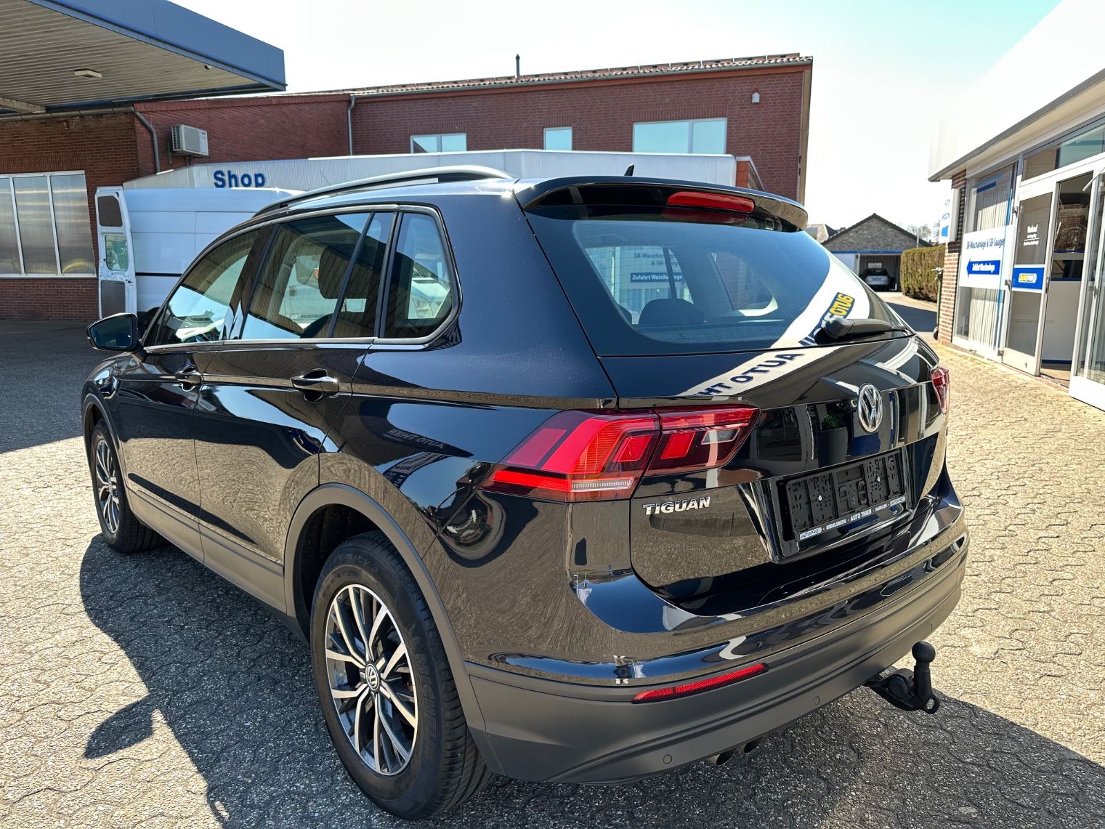 Fahrzeugabbildung Volkswagen Tiguan 1.4 TSI Trendline AHK/GRA/Navi/ErgoSitz