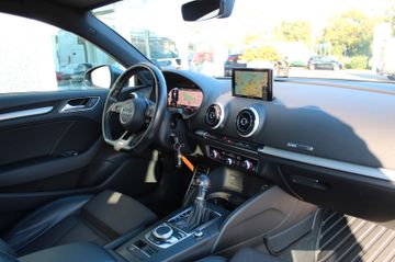 Fahrzeugabbildung Audi A3 1.4 TFSI 2x S Line VC+ACC+18"