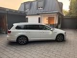 Volkswagen Passat Variant 2.0TSI DSG 4Motion Highline 8fach - Volkswagen Passat Variant: Weiß