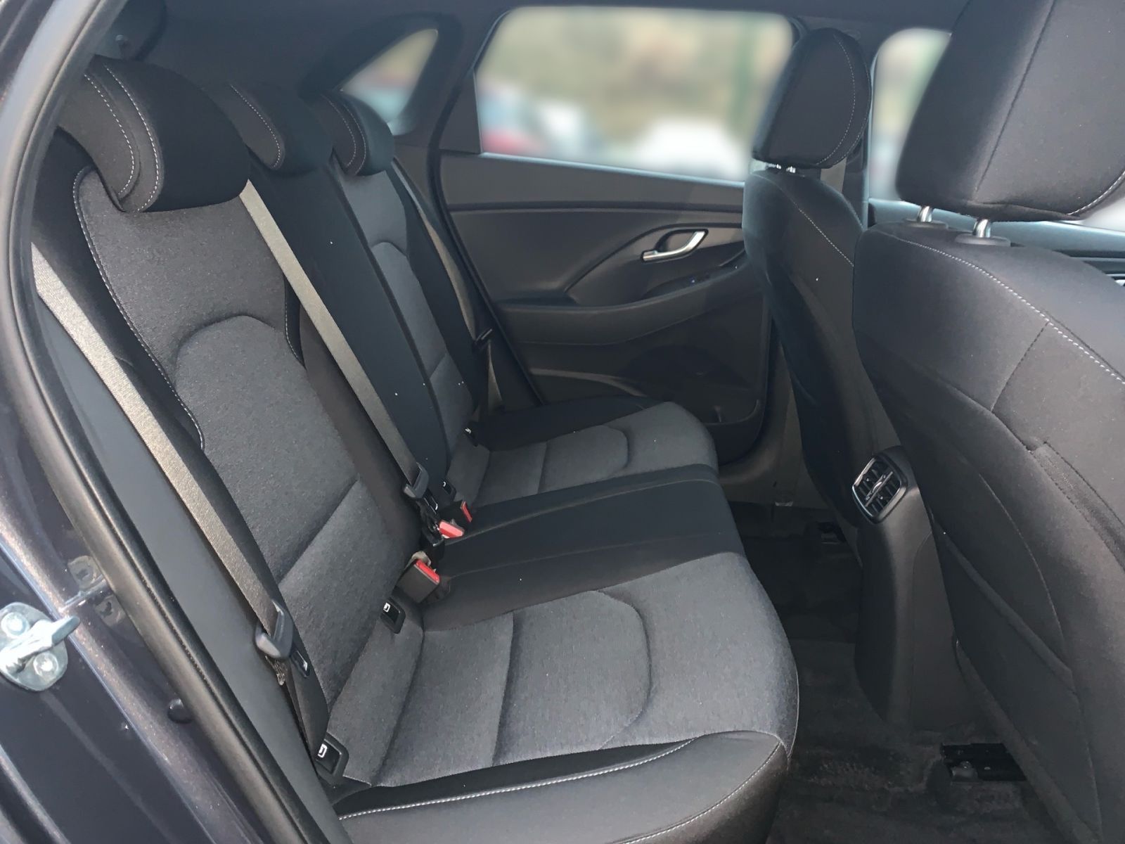 Fahrzeugabbildung Hyundai i30 1.0 T-GDI Connect & Go Navi LED