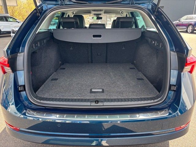 Fahrzeugabbildung SKODA Octavia Combi 2.0TDI DSG Style STNDHZ+MEMORY+LED