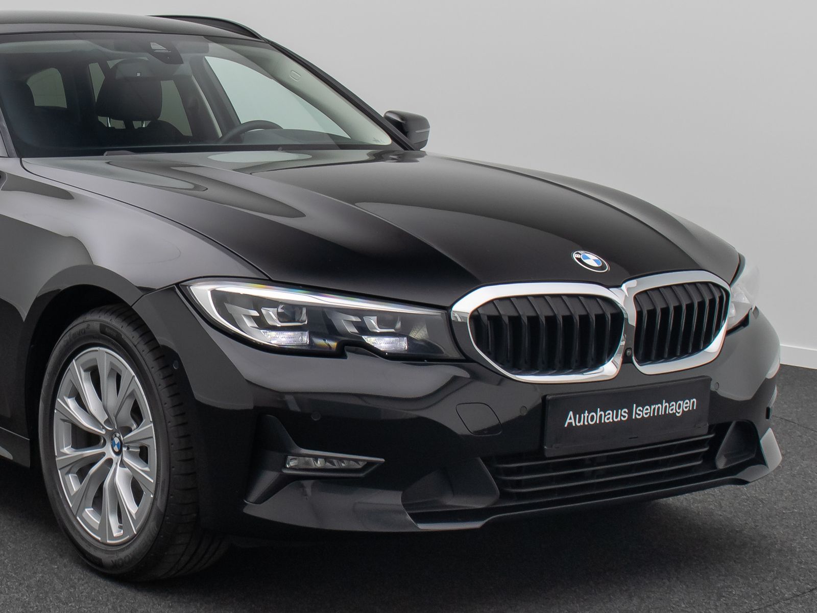 Fahrzeugabbildung BMW 320d HUD 360°DAB Leder Sport HiFi GeschwindigReg