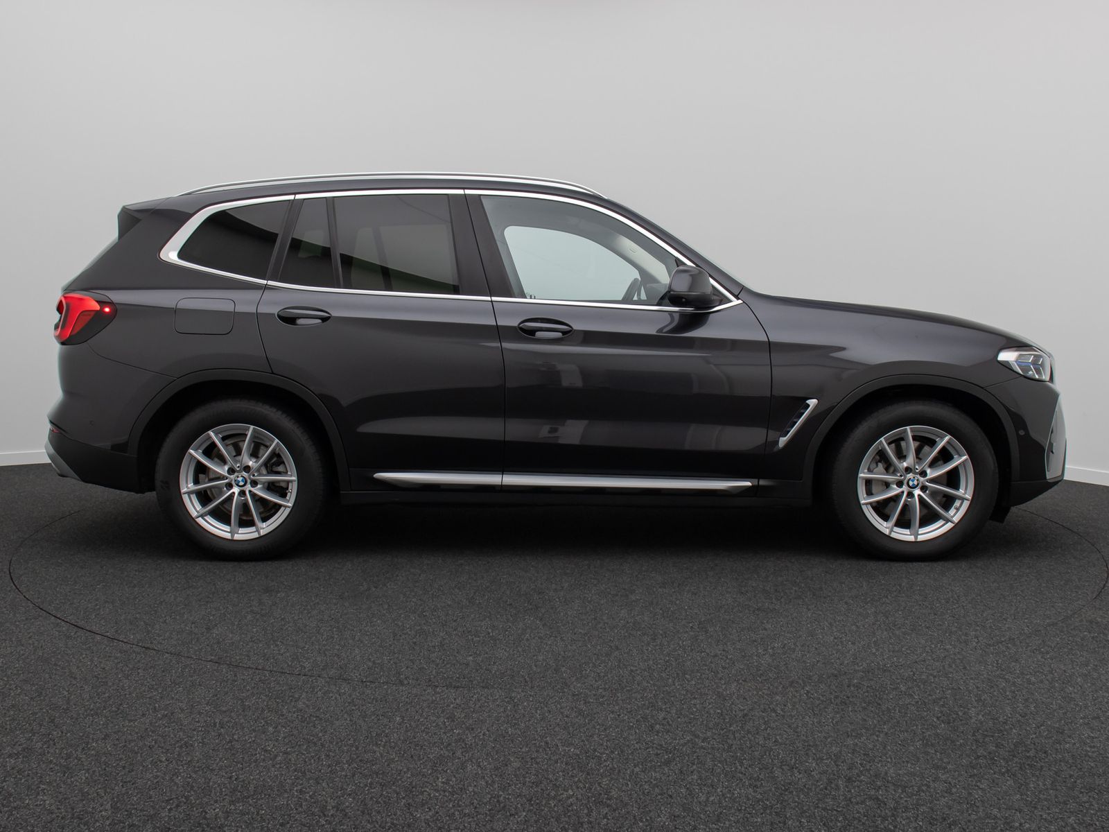 Fahrzeugabbildung BMW X3 xD30d Laser 360&deg; HUD DAB DisplKey Standhzng