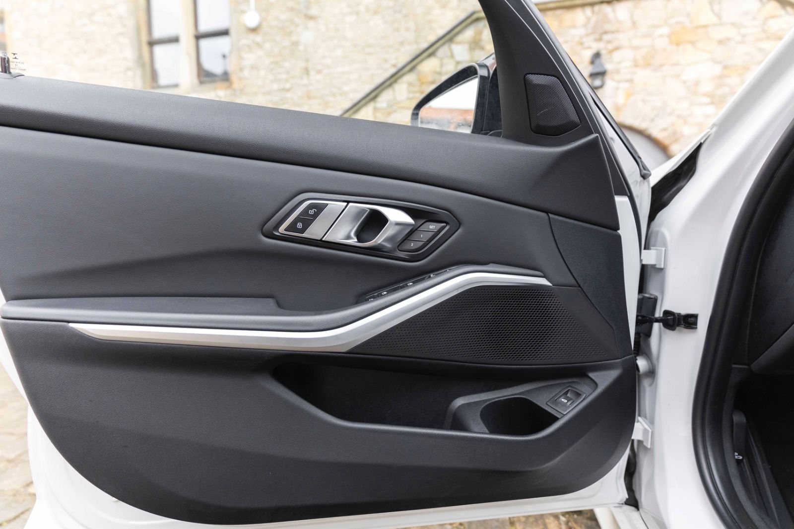 Fahrzeugabbildung BMW 330iX M-Performance HIFI KAM LED NAV CARPLAY