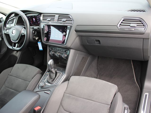 Tiguan 2,0 TDI 4M R-Line PanoD*Navi*AHK*19"Alu