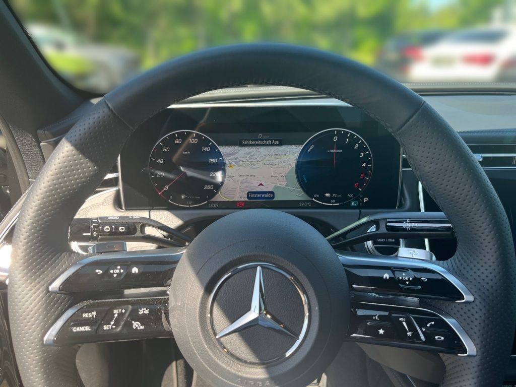 Fahrzeugabbildung Mercedes-Benz E 300 de 4MATIC T-Modell mit EQ Hybrid Technolog