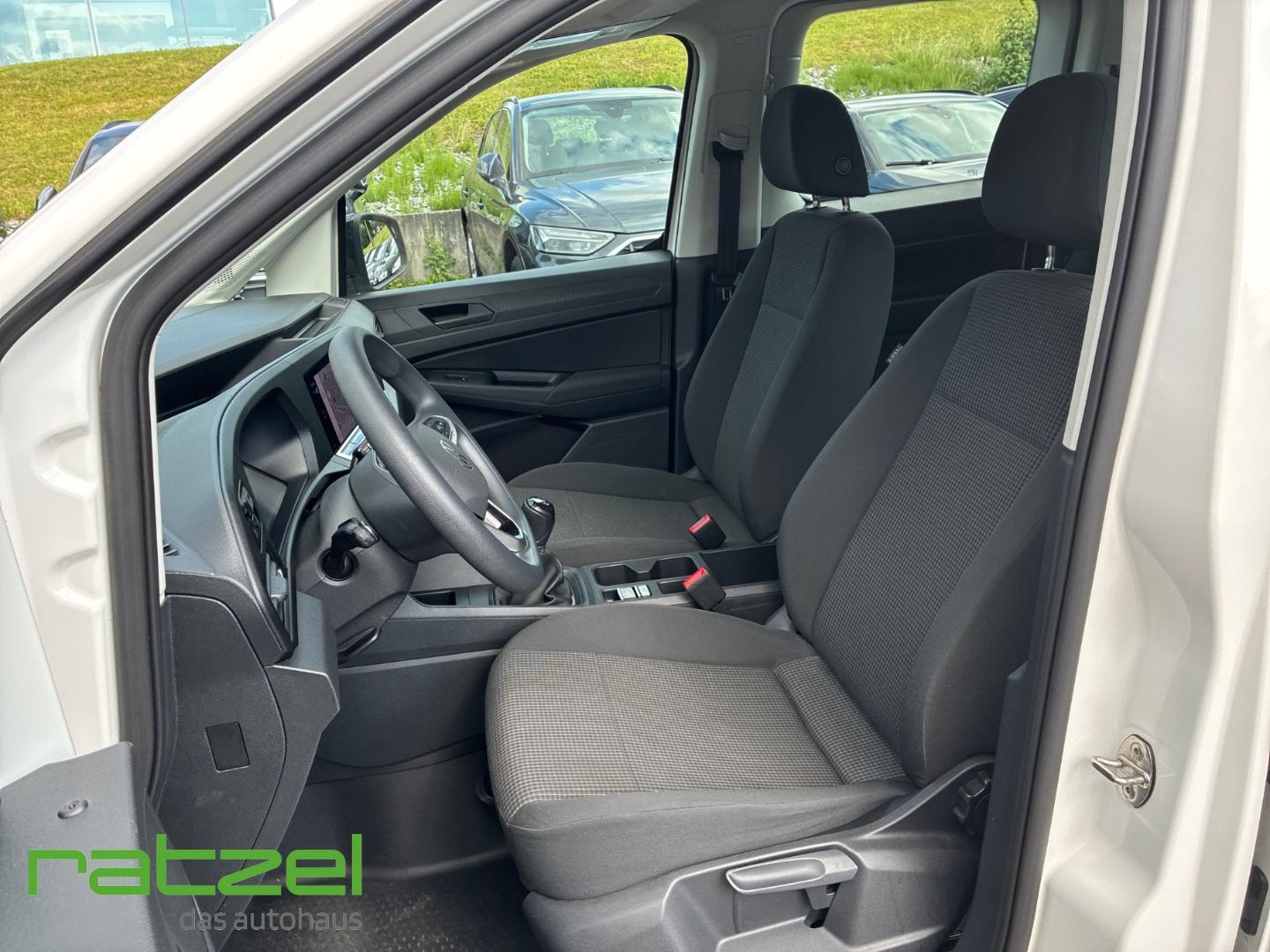 Fahrzeugabbildung Volkswagen Caddy Basis 2.0 TDI Navi Kamera lane Assist DAB