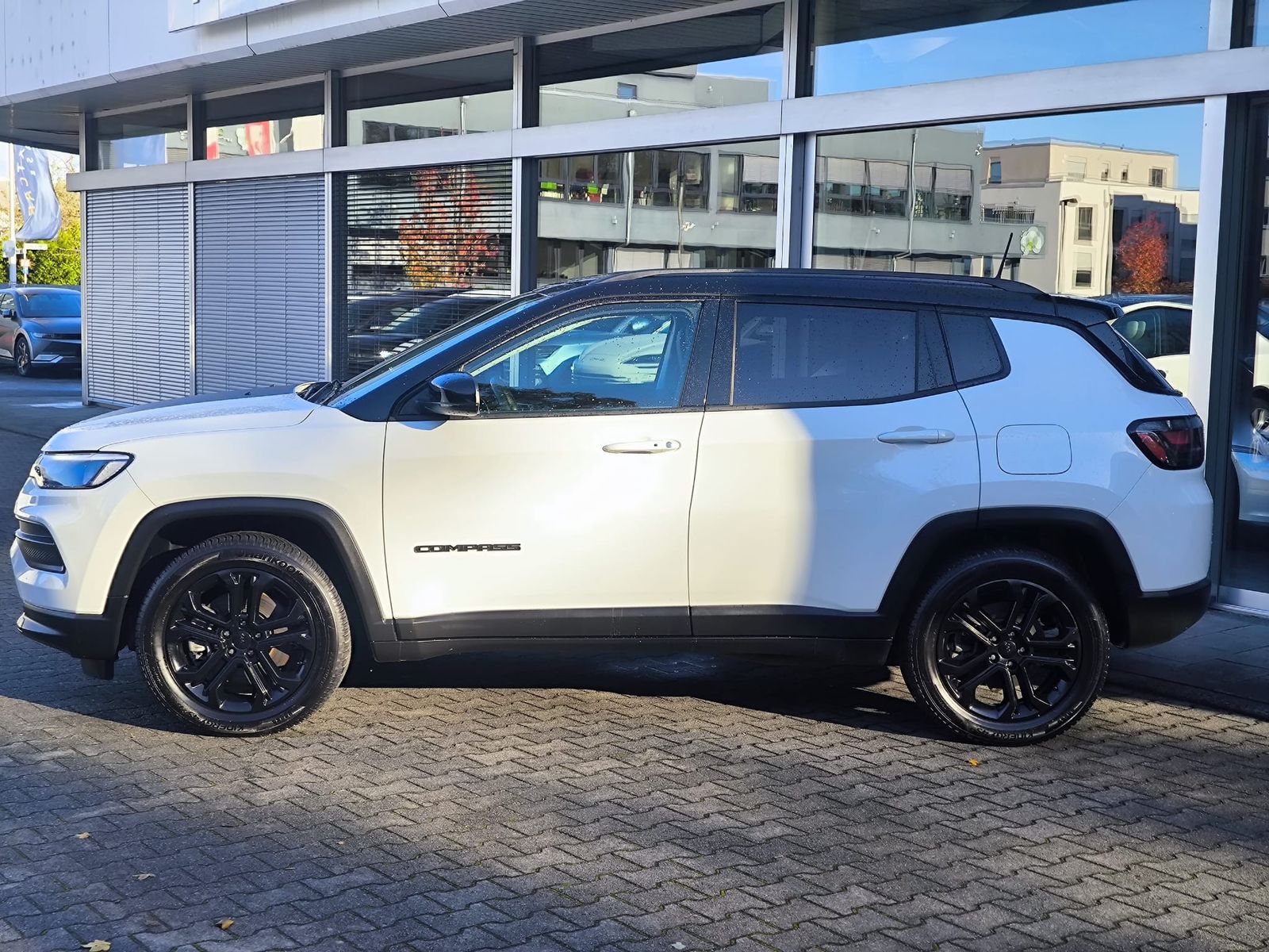 Fahrzeugabbildung Jeep Compass Upland 4WD PHEV VIRTU+NAVI+SHZ+KAM+ACC+