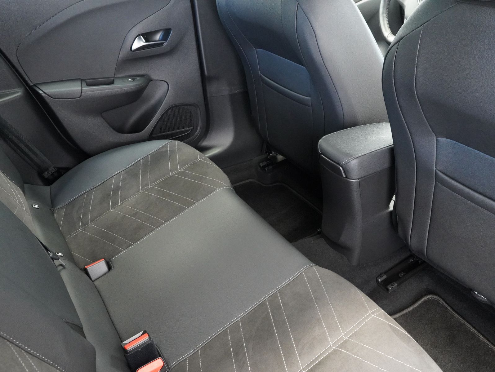 Fahrzeugabbildung Opel Corsa F e Ultimate CARPLAY/INTELLILUX/11KW/SOH