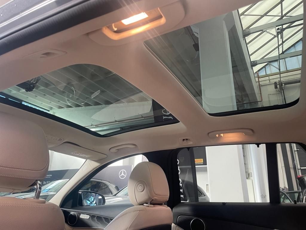 Fahrzeugabbildung Mercedes-Benz C 300 T Avantg. Night ACC Pano 360° Airmatic LED