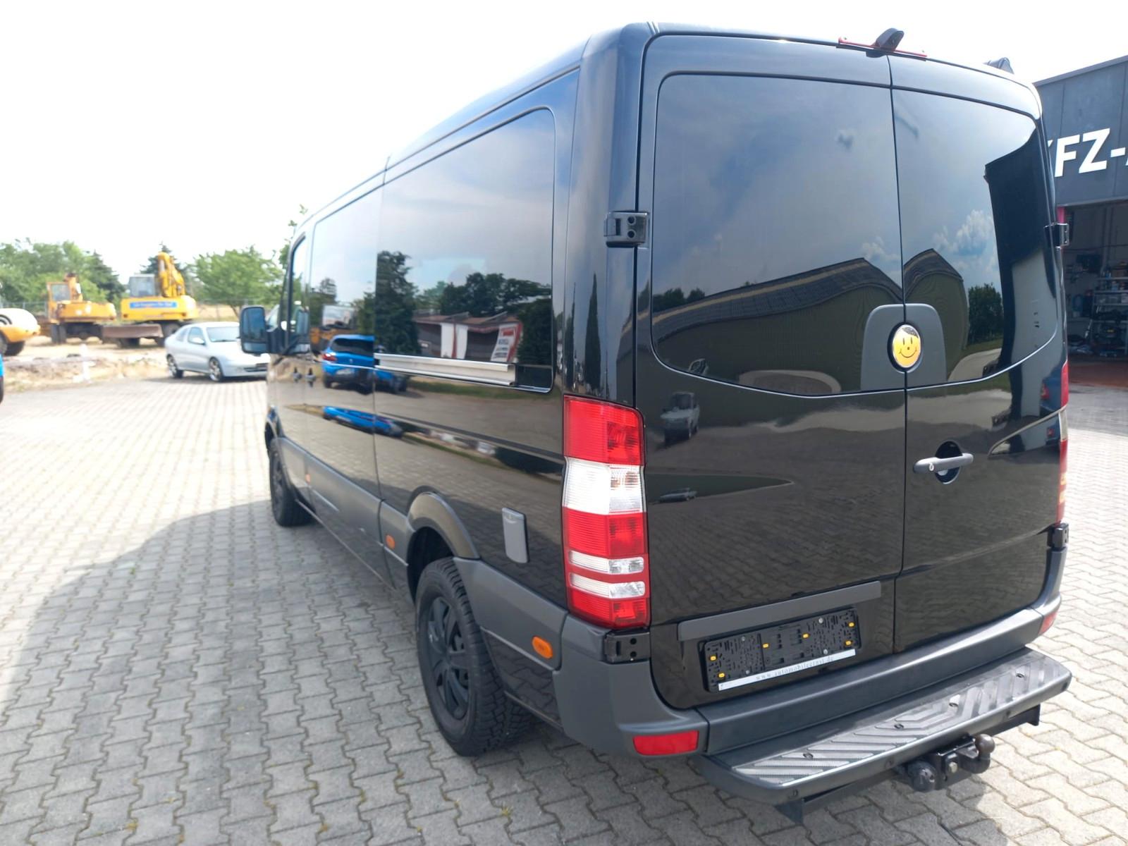 Mercedes-Benz Sprinter 319 V6 3,5tAHK, 2xSchiebetür TÜV