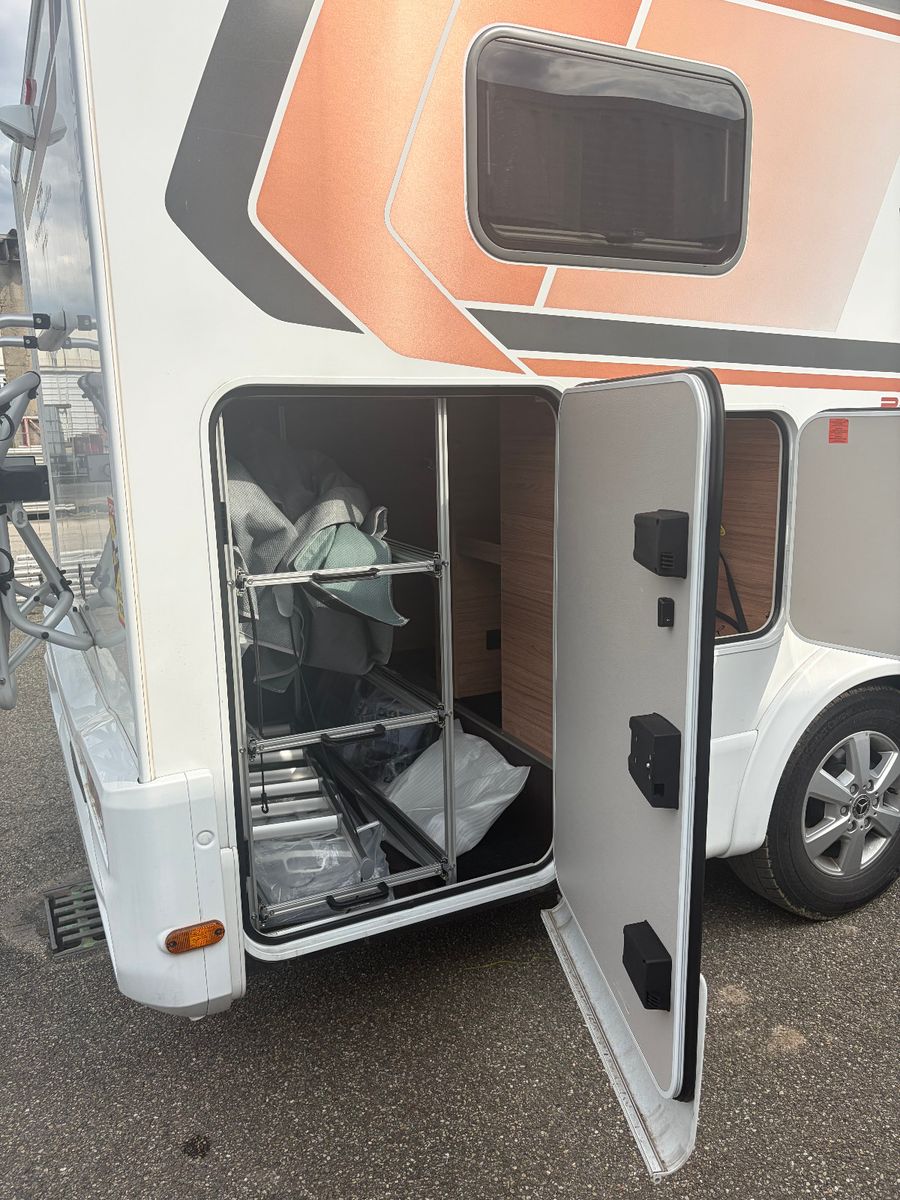 Fahrzeugabbildung Weinsberg CaraCompact Suite MB 640 MEG