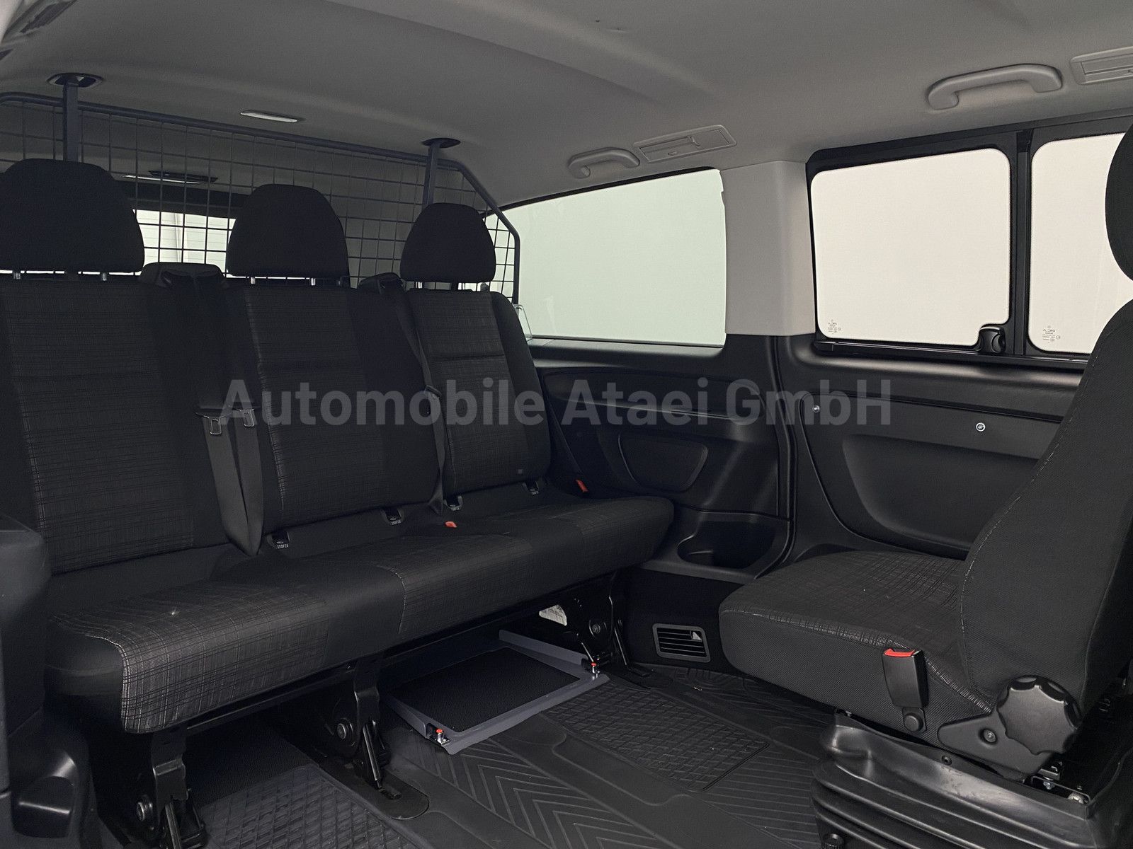 Fahrzeugabbildung Mercedes-Benz Vito Tourer 116 Pro Extralang Automatik (1068)