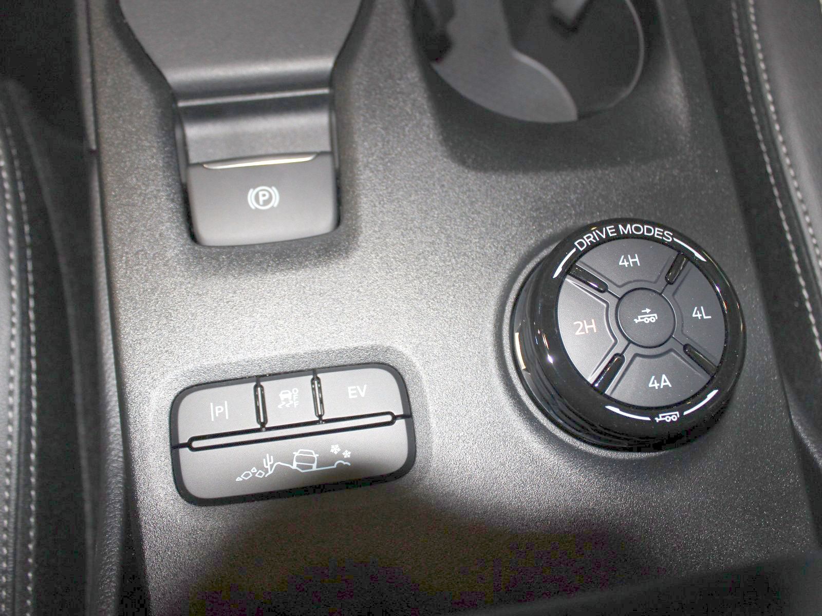 Fahrzeugabbildung Ford Ranger Plug-in-Hybrid Limited e-4WD Doppelkabine