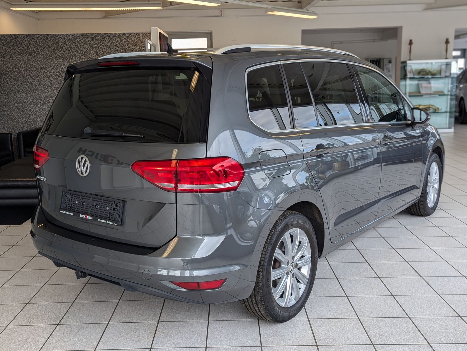 VW Touran 1.5 TSI Highline 7-Sitze Kamera LED AHK - Image 7