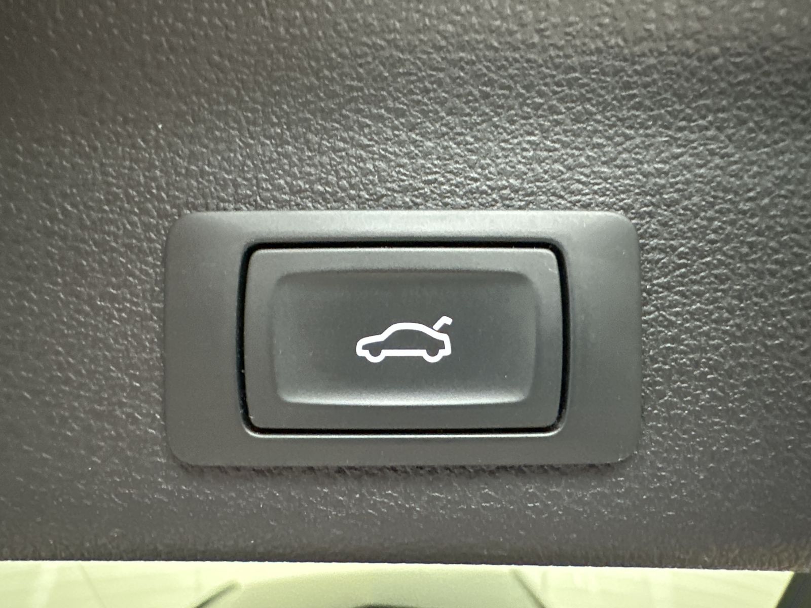 Fahrzeugabbildung Audi A6 Avant 40 TDI Sport NAV+LED+AHK+ACC+1HD+18ZOLL