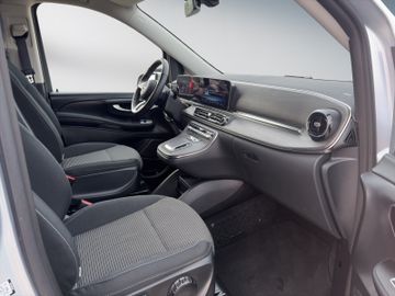 Mercedes V 220 - 10