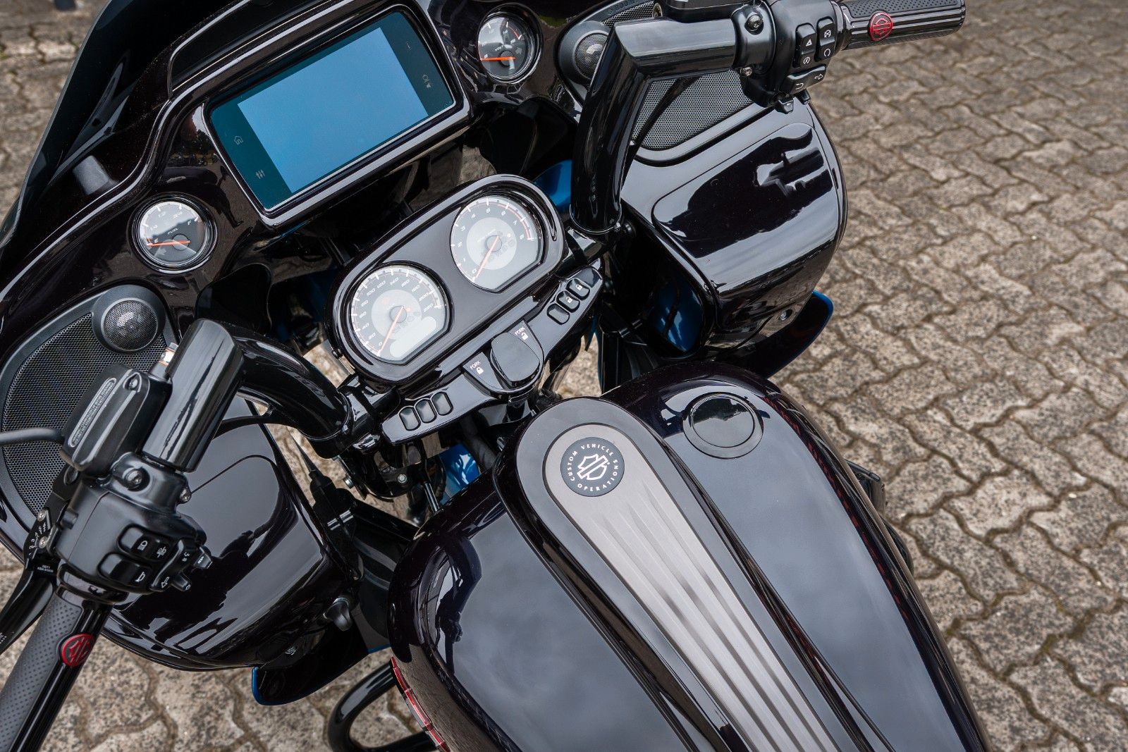 Fahrzeugabbildung Harley-Davidson CVO ROAD GLIDE 117 FLTRXSE 131 CUI SE Öhlins