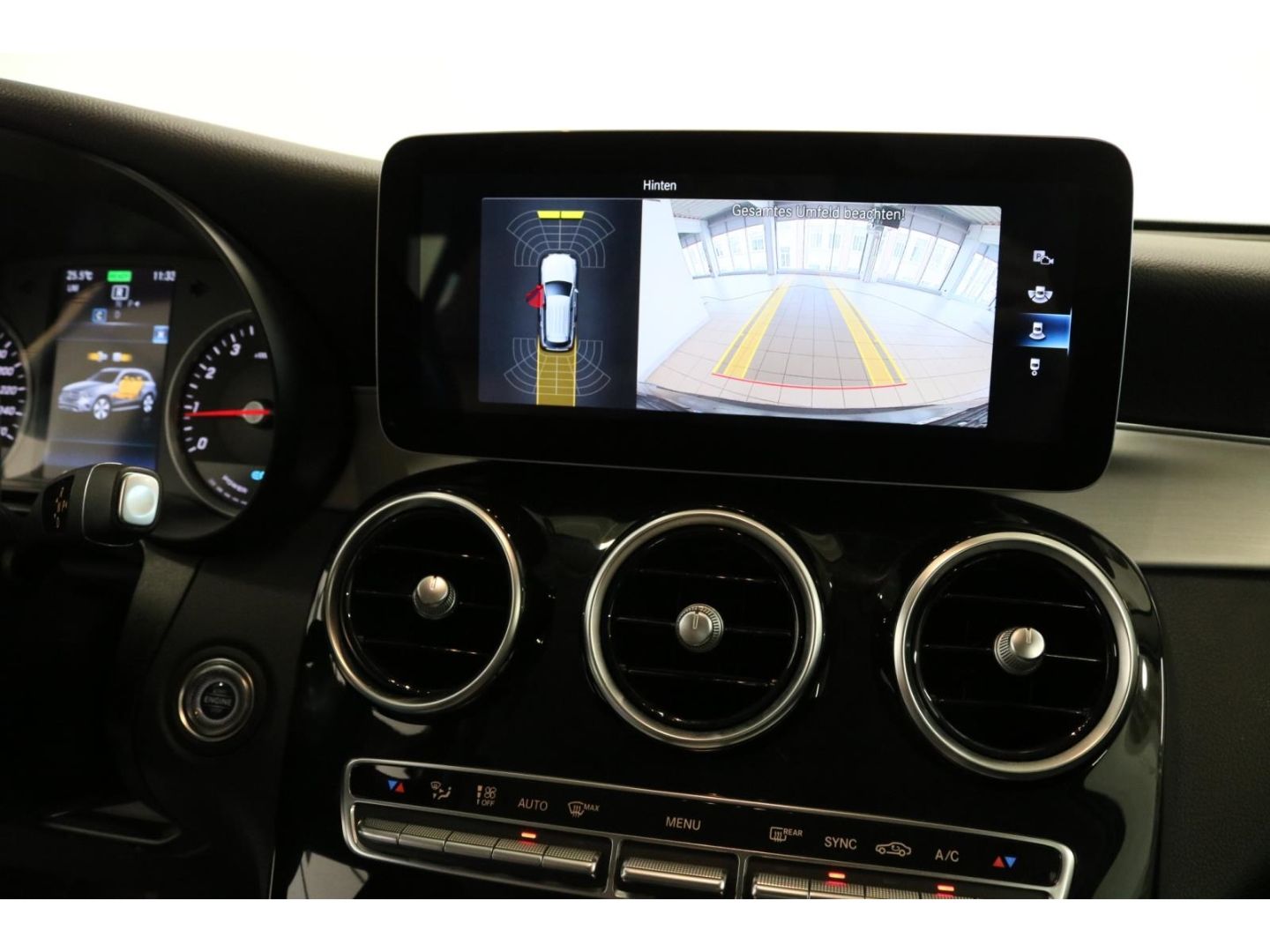 Fahrzeugabbildung Mercedes-Benz GLC 200 4Matic e. Heckklappe AHK Navi LED