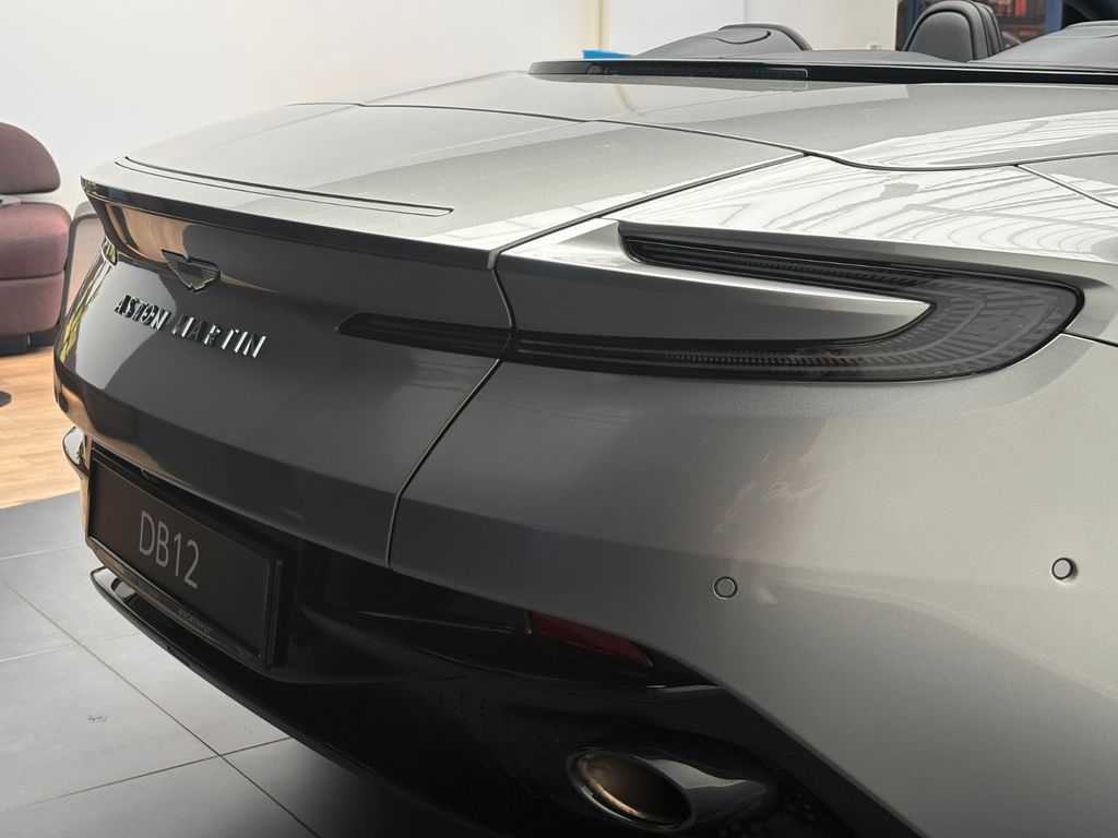 Aston Martin DB12 — fotografia 3