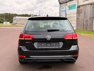 Volkswagen Golf - 8