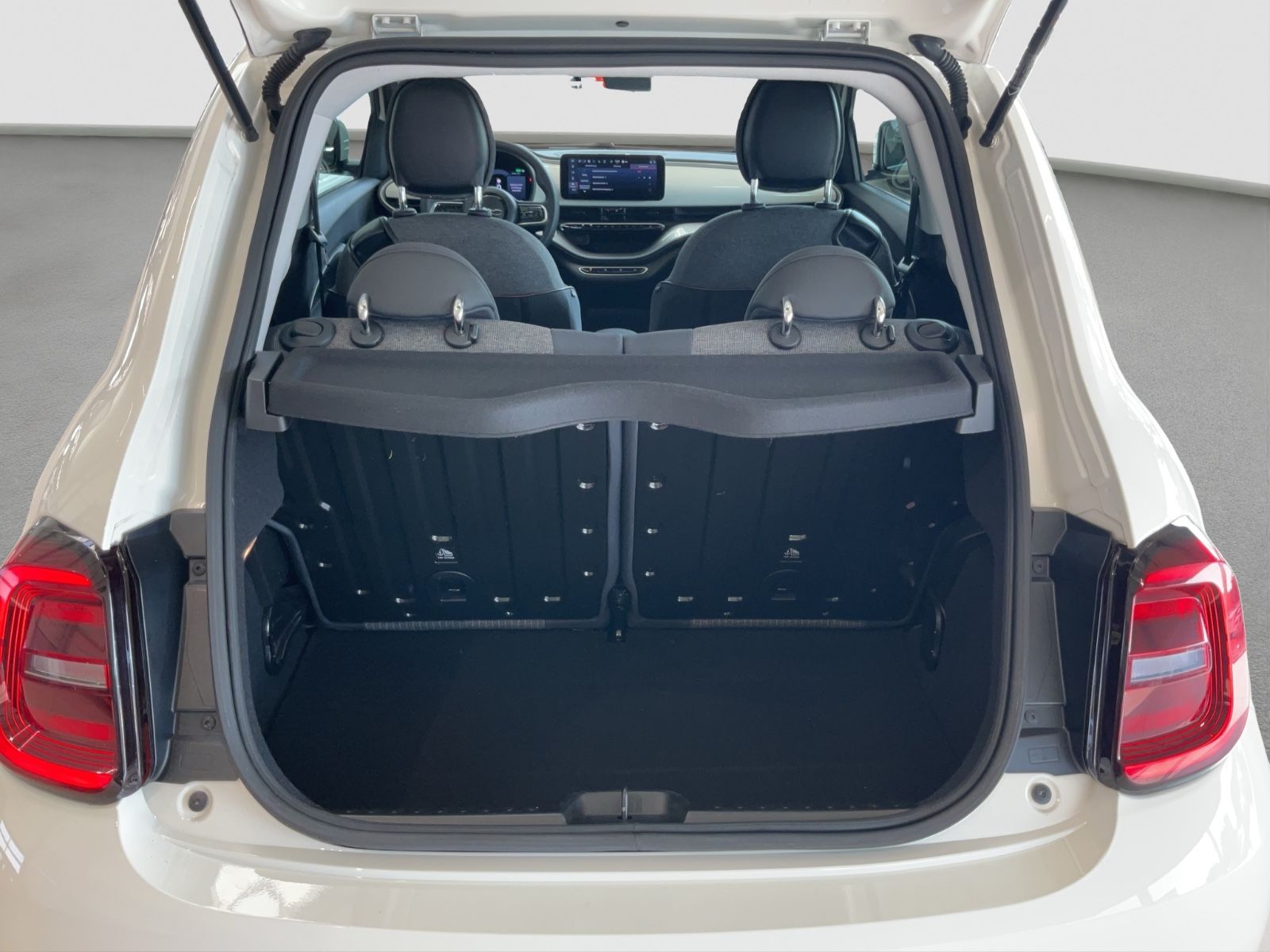 Fahrzeugabbildung Fiat 500e Icon + Kamera, LED, Winterpaket
