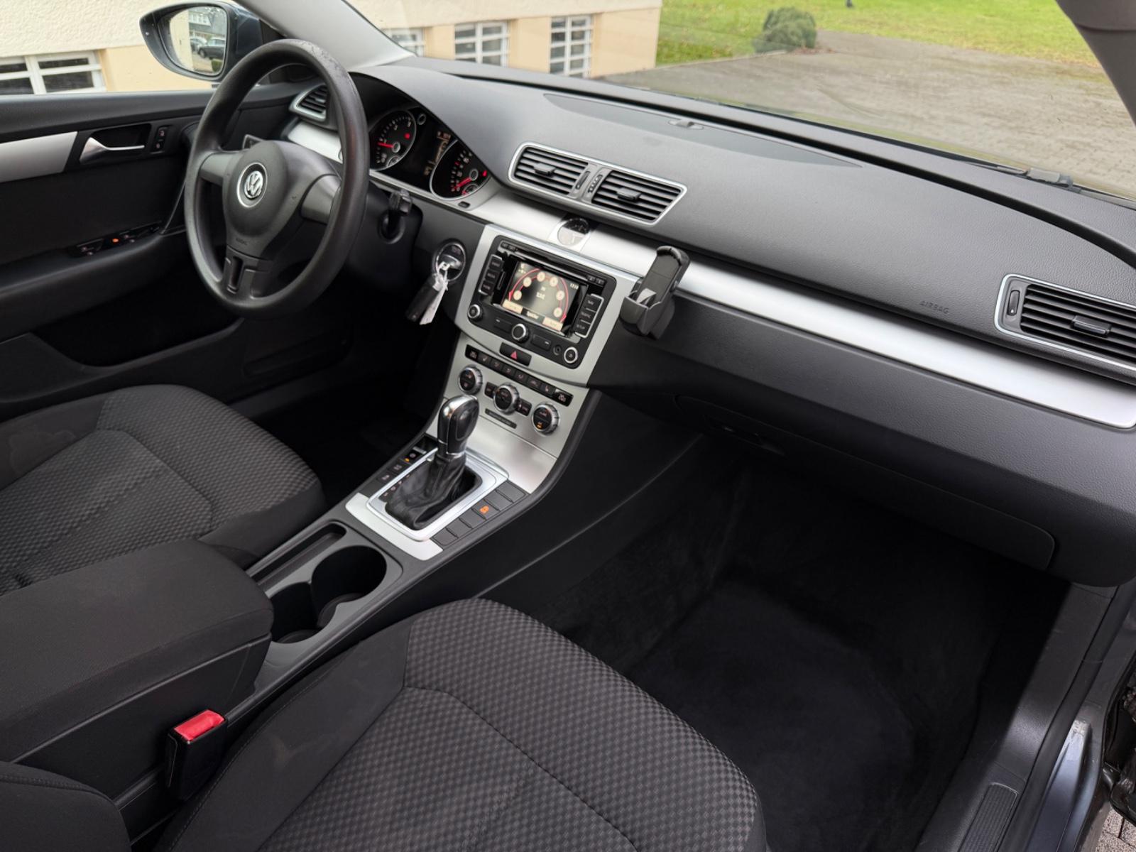 Volkswagen Passat 2013 — photo 8