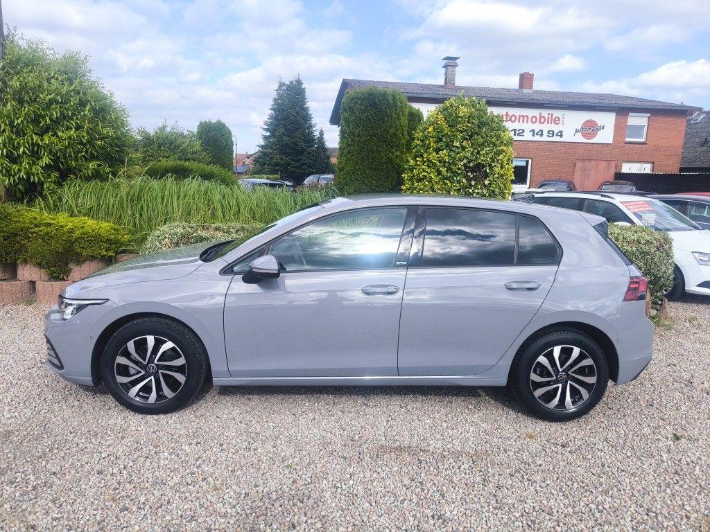 Volkswagen Golf 1.5 TSI Life *Navi,Kamera,ACC,APP,Standhzg*