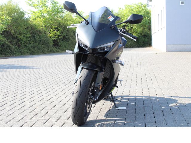 Honda CBR650R e-Clutch