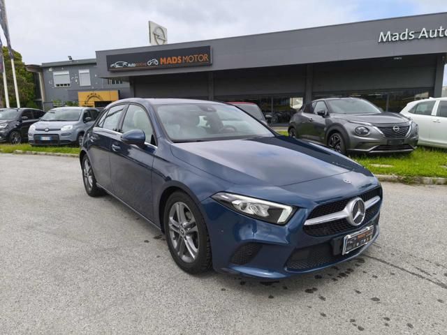 MERCEDES-BENZ MERCEDES-BENZ A 180 d Automatic Sport