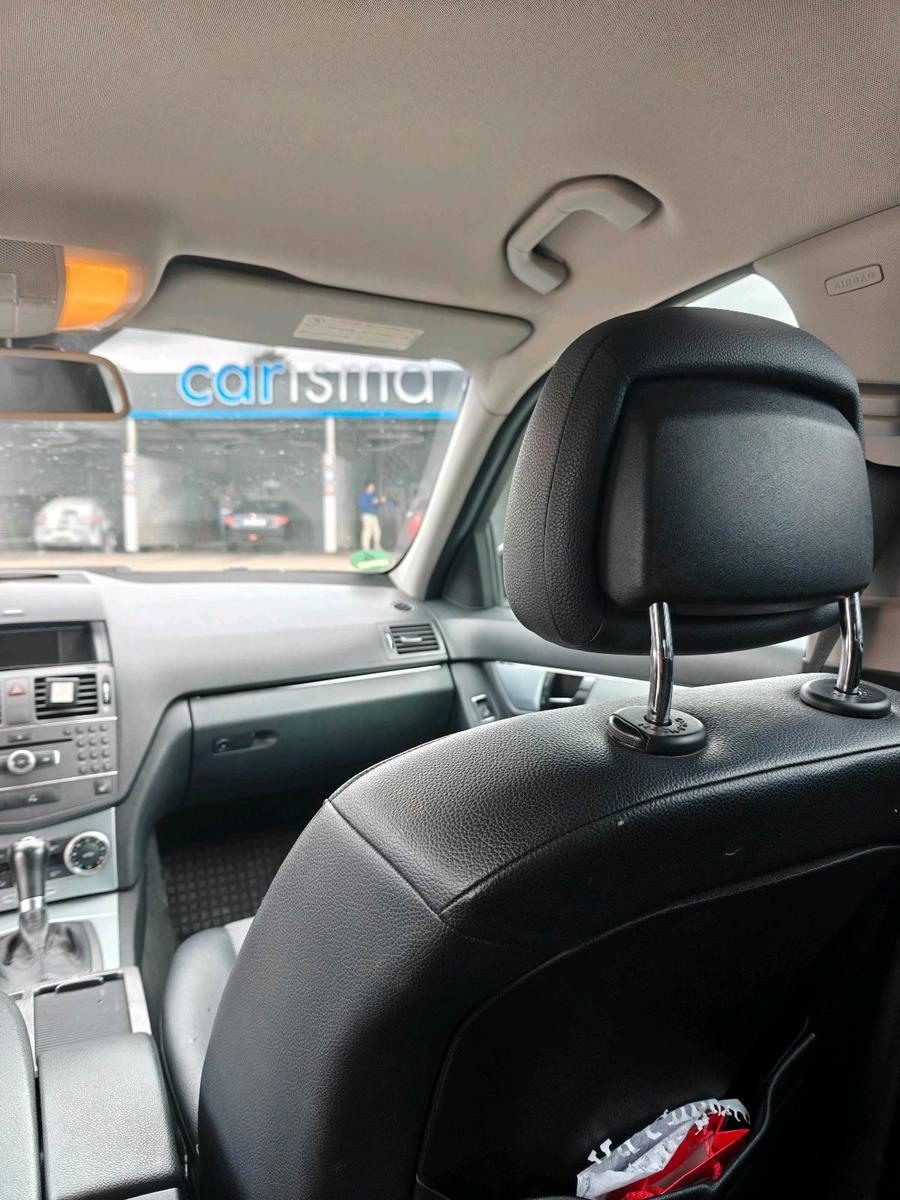 Mercedes-Benz C200 2010 — photo 14