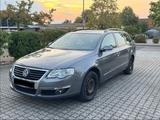 Volkswagen VW PASSAT 2,0 TDI DSG - Volkswagen Passat aus 2006: Kombi