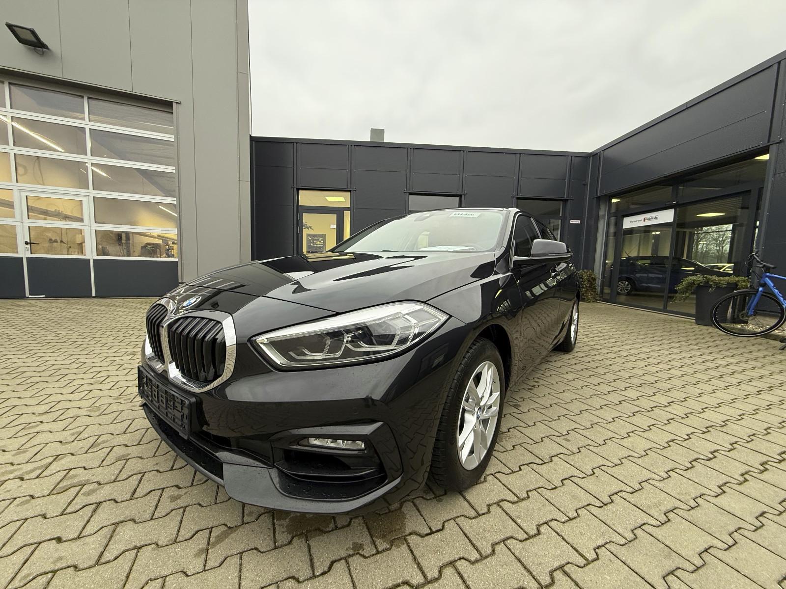 BMW 118 i Sport Line Steptronic