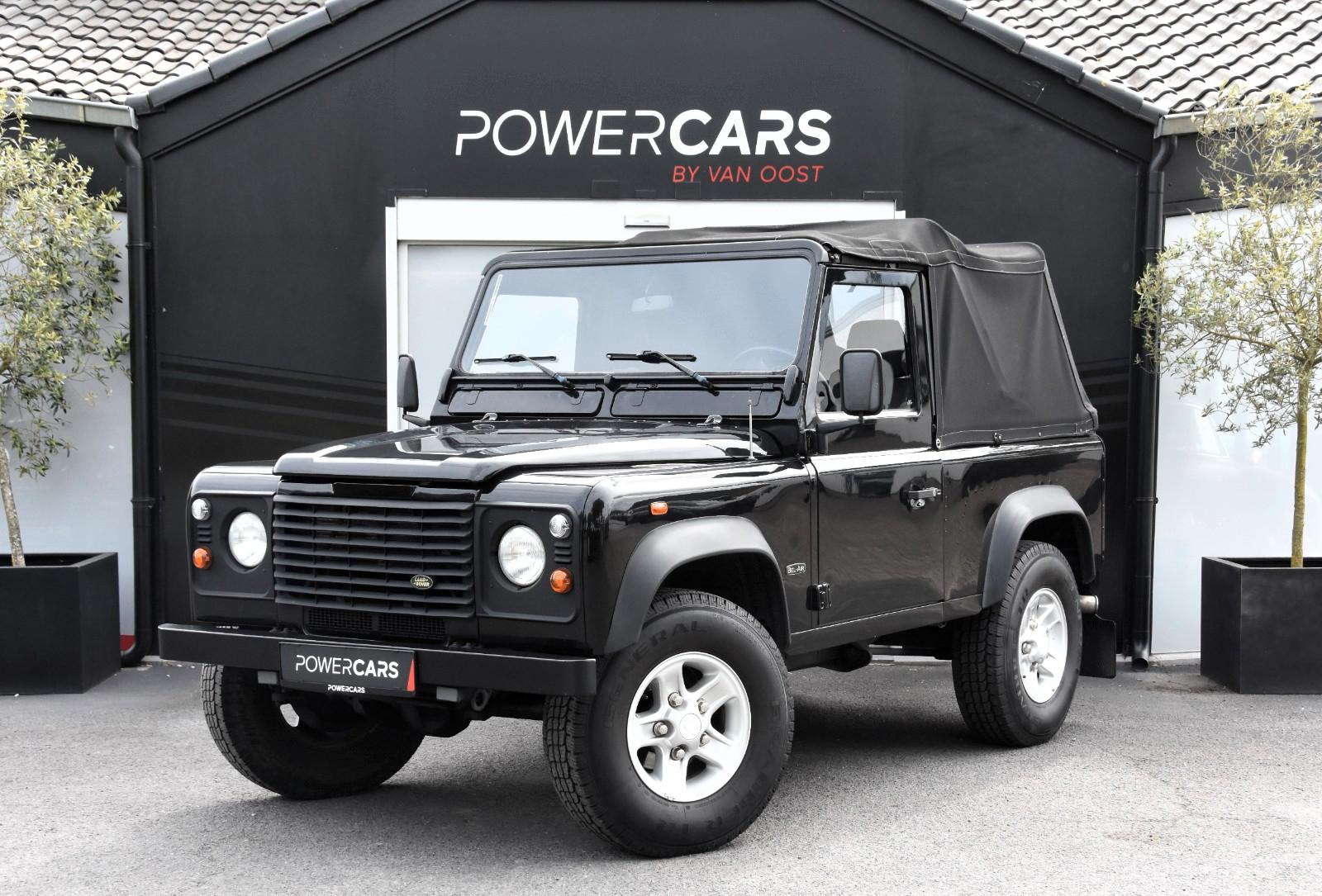 Land Rover Defender 90 Td5 Soft Top in Bel-Air