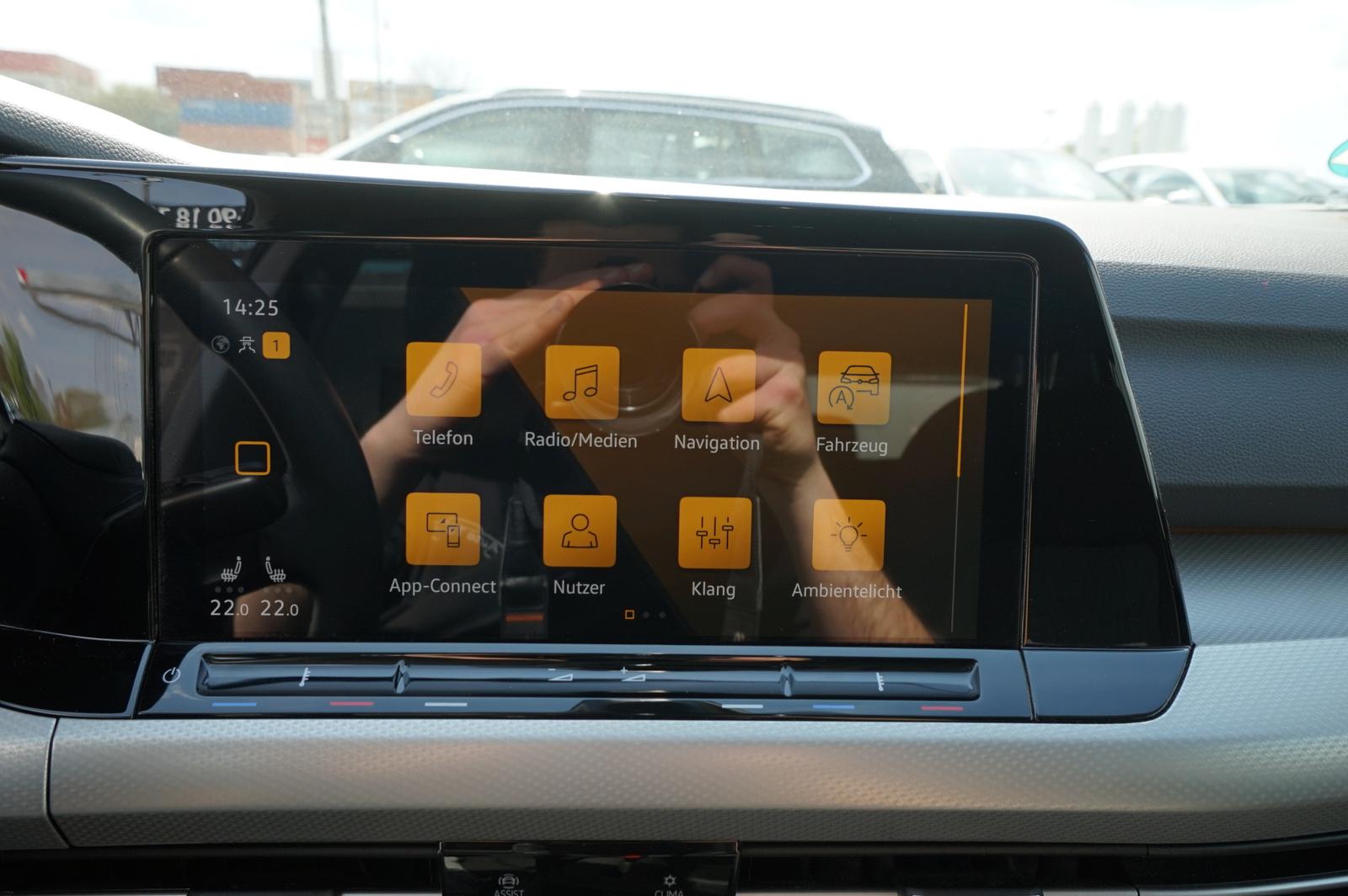 Volkswagen Golf VIII 1.0 eTSI Move DSG CarPlay ACC LED, миниатюра 17